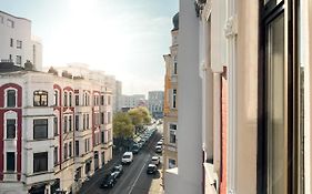 Bheaven I Golden Wave Premium Apartment
